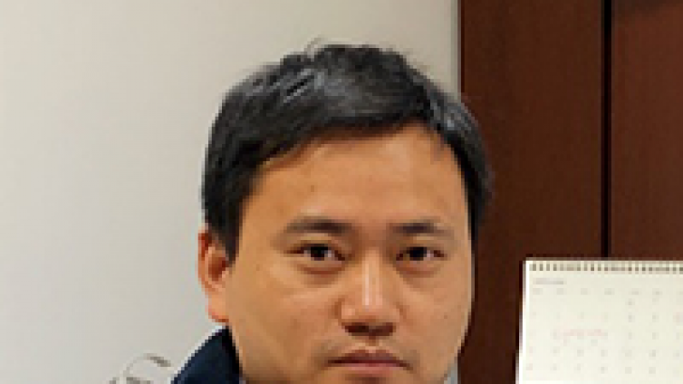 <div class="col-md-7" style="padding:0 20px 0 0;"> 								<h3>鄭火炎</h3> 								<p>中國核工業華興建設有限公司<br /><br /></p> 							</div><p class="description">干中學，學中干，財務人員的職業道路不斷伴隨著準則更新、政策法規調整和制度變化，需要時刻保持學習的狀態和動力，</p>