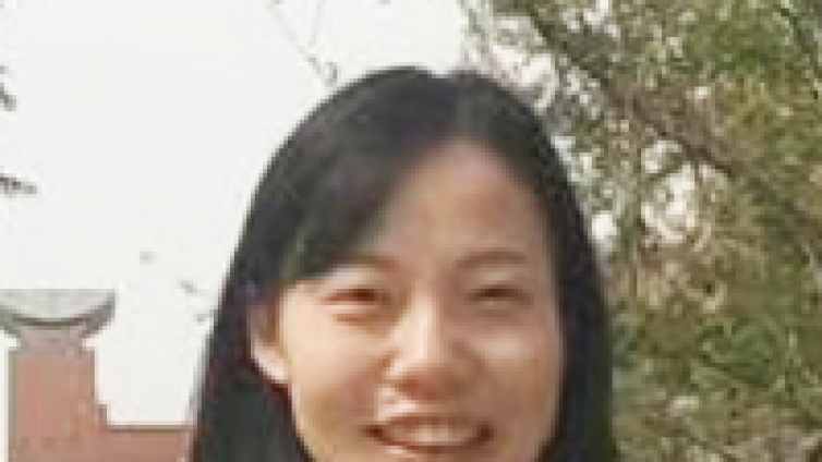 <div class="col-md-7" style="padding:0 20px 0 0;"> 								<h3>曾安如</h3> 								<p>中鐵二局第五工程有限公司<br /><br /><br /></p> 							</div><p class="description">2017年轉眼即逝，除了感嘆時光如梭之外還真不知道他留下了什么。2017年我覺得這一年我的關鍵詞是考試</p>